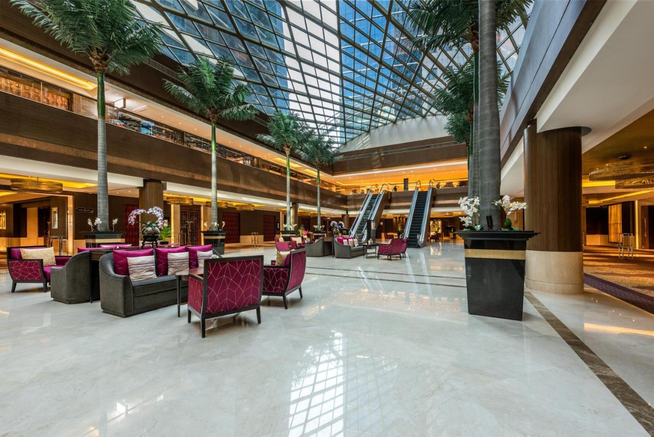 Dusit Thani Abu Dhabi Hotel Exterior photo